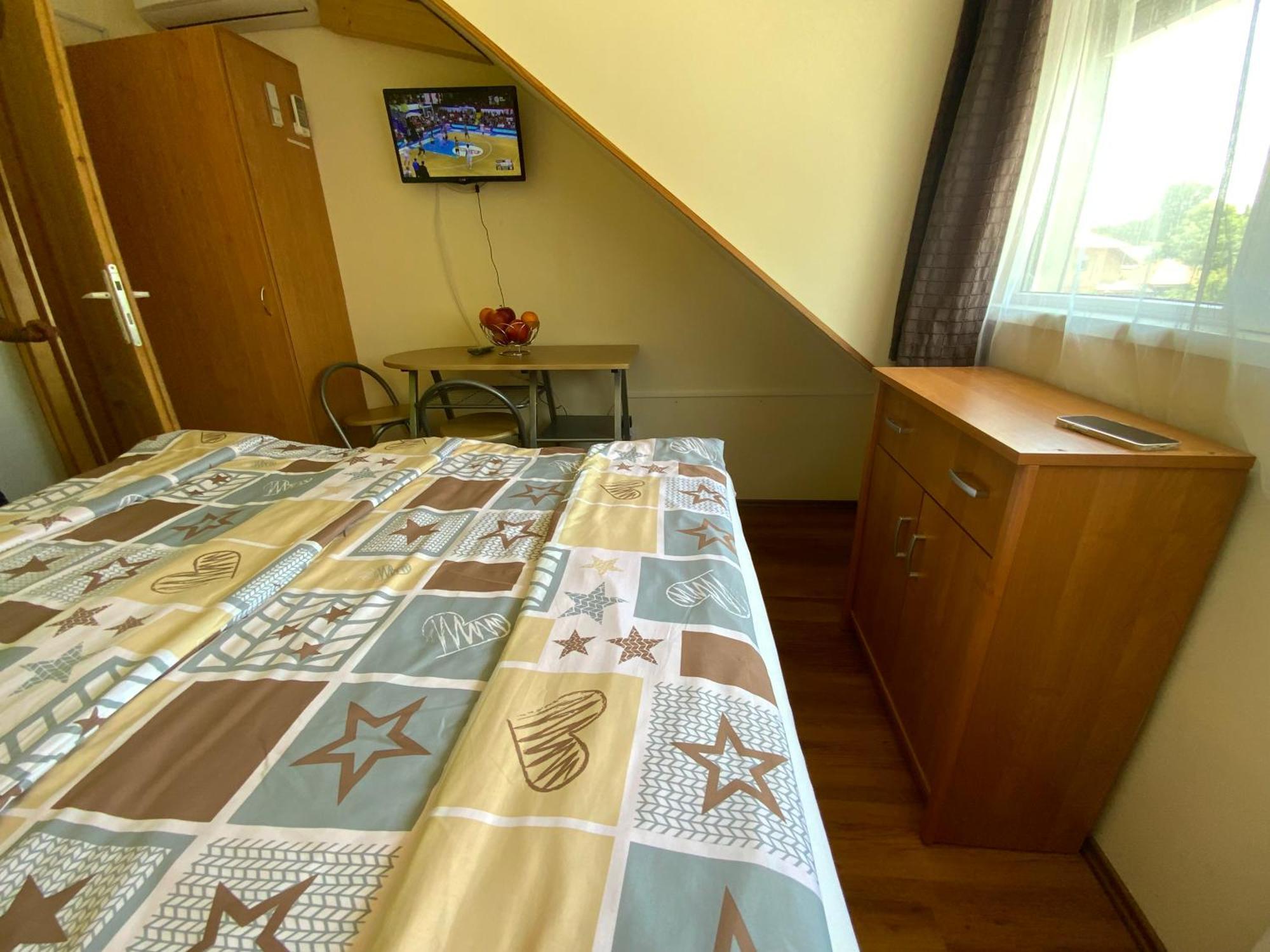 Elso Fecske Apartmanok Siófok Buitenkant foto