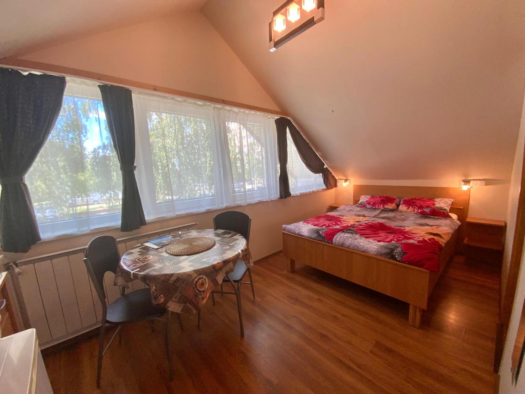 Elso Fecske Apartmanok Siófok Buitenkant foto