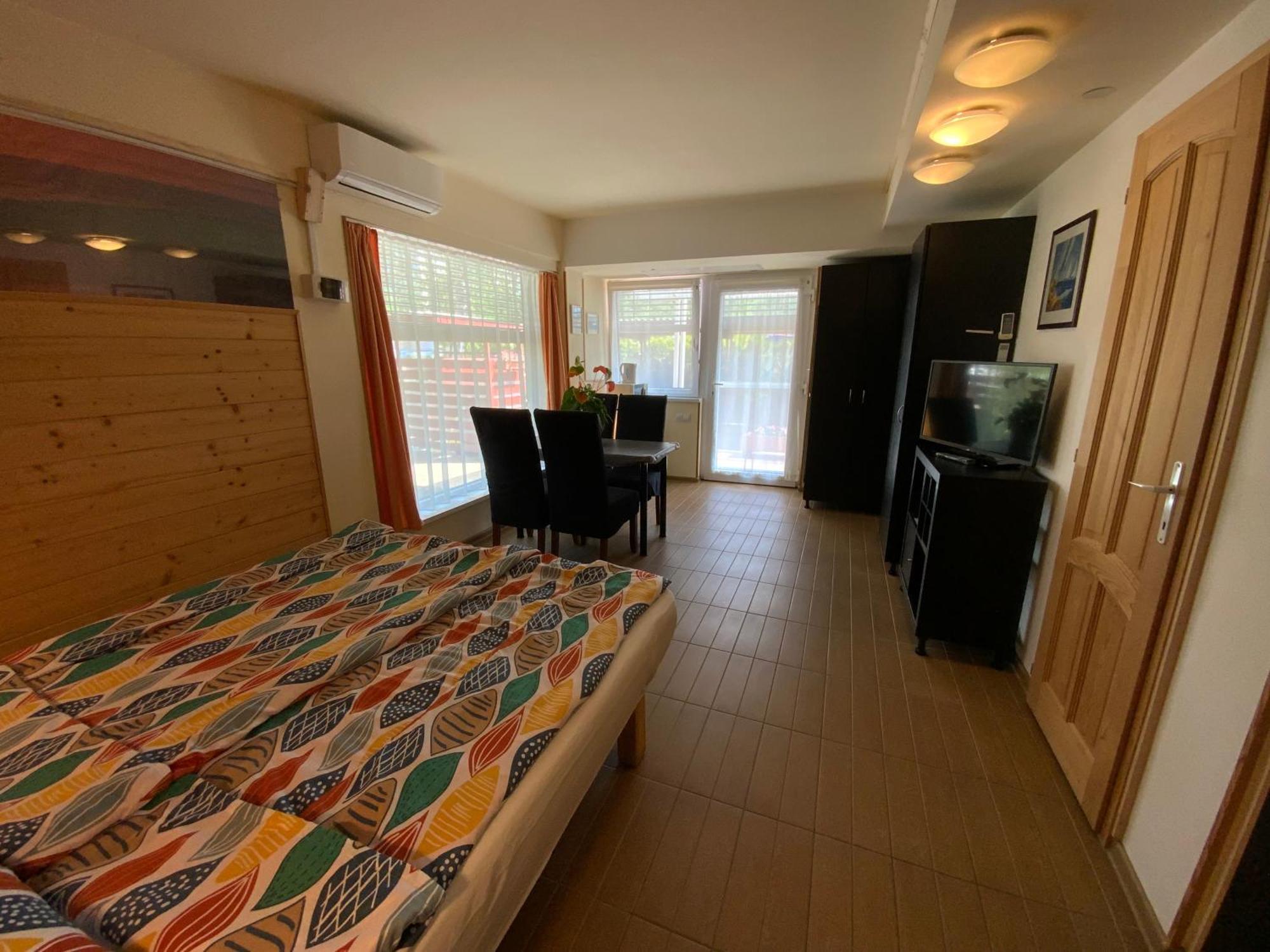 Elso Fecske Apartmanok Siófok Buitenkant foto