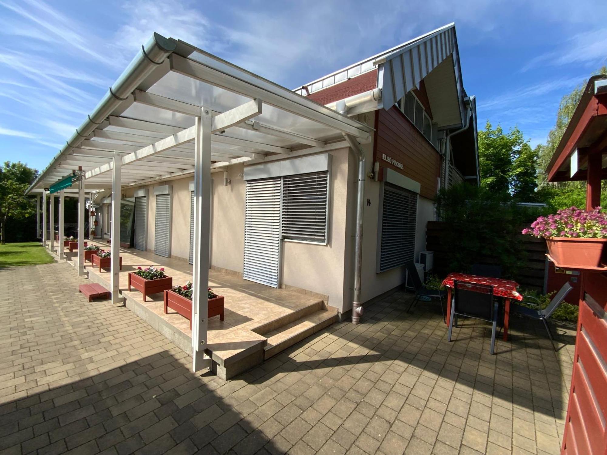Elso Fecske Apartmanok Siófok Buitenkant foto